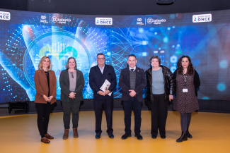 Fotografía de la delegación en su visita a Por Talento Digital