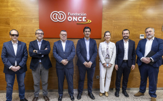 Foto de familia en la sede de Fundación ONCE en Madrid