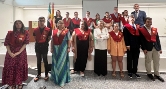 Fotografía de los alumnos en el acto de graduación