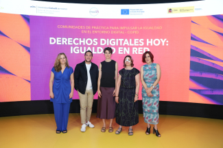 Foto del acto de inauguración con la secretaria de Estado