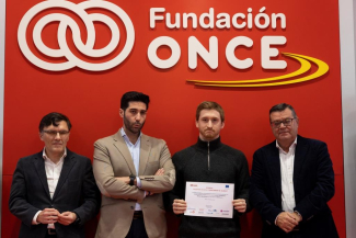 Fotografía del acto de entrega de becas en Fundación ONCE
