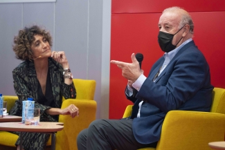 Fotografía de la entrevista a Vicente del Bosque en la Jornada de Donantes