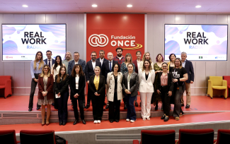 Foto del acto celebrado en Fundación ONCE con las alumnas