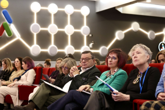 Foto del acto de inauguración de la jornada en Fundación ONCE