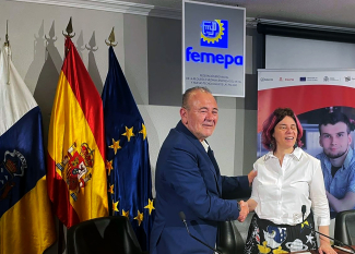 Foto de los firmantes del acuerdo