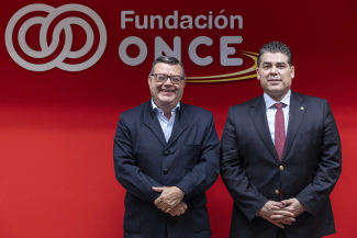 Foto del convenio firmado en la sede de Fundación ONCE