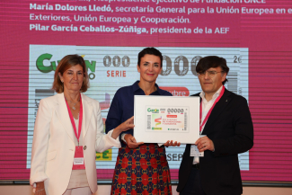 Foto de la entrega del cupón