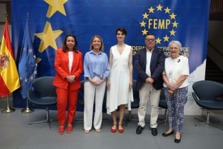 Foto de familia del acto de presentación
