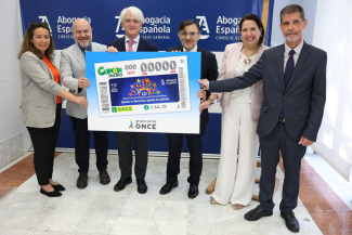 Foto de familia del acto de presentación en Madrid