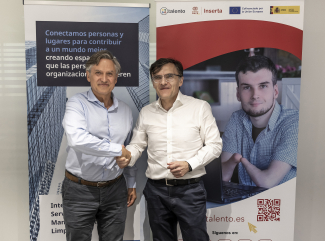 Foto de los firmantes del acuerdo