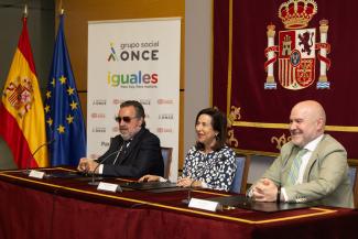 Foto de los firmantes del acuerdo