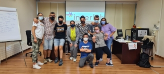 Foto de grupo de los alumnos en una actividad del curso