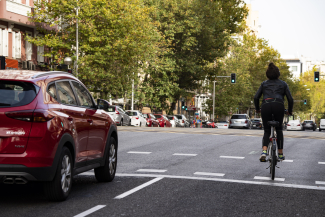Fotografía de recurso de un paso de peatones en una calle