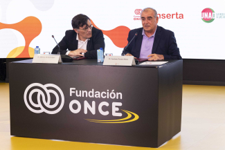 Foto de los firmantes del acuerdo en 'Por Talento Digital' de Fundación ONCE
