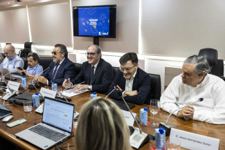 Foto del jurado reunido en la sede de Fundación ONCE
