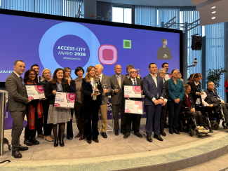 Foto de familia con los premiados