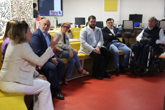 Foto de la visita del Secretario de Estado a Fundación ONCE