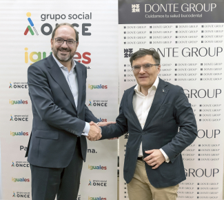 Foto de los firmantes del acuerdo