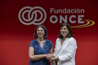 Foto de los firmantes del acuerdo en Fundación ONCE
