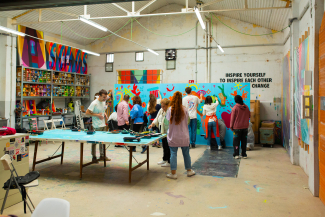 Obra realizada con la colaboración de los trabajadores de Fundación ONCE