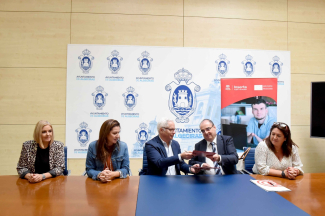 Fotografía de los firmantes del acuerdo