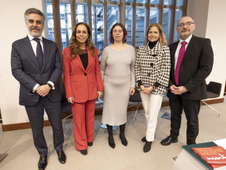 Foto de familia tras la jornada en Garrigues