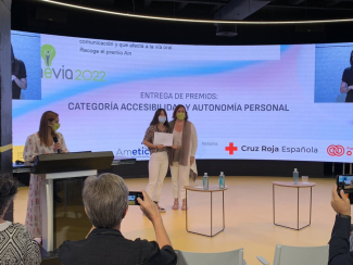 Fotografía del premio en la categoría de Accesibilidad de Fundación ONCE
