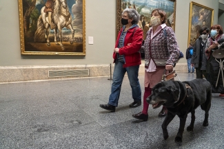 Visita de personas ciegas al Museo del Prado
