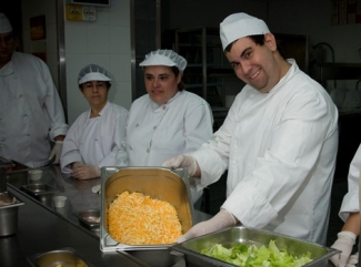 Foto de trabajadores con discapacidad