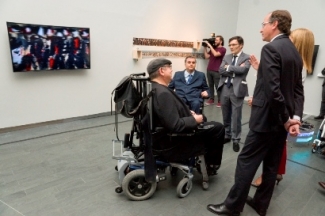 Foto de Angel Baltasar en la inauguración de la Bienal de Fundación ONCE