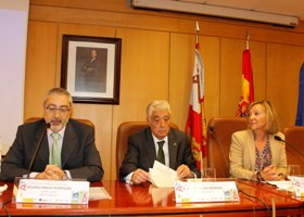 Foto de los integrantes de la mesa de inauguración