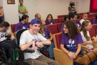 Foto de alumnos con discapacidad de uno de los campus