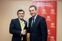 Foto del saludo entre Alberto Durán y Antonio Ballabriga