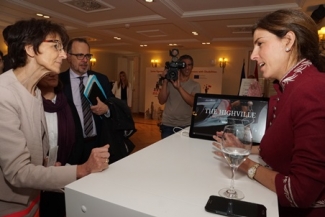 Foto de una emprendedora con discapacidad