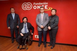 Foto de familia con la delegación