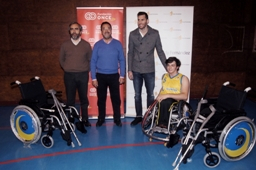 Foto de familia tras la donación