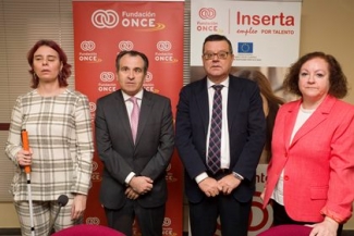 Foto de familia tras la presentación