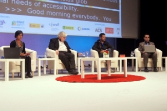 Foto de los intervinientes en la mesa