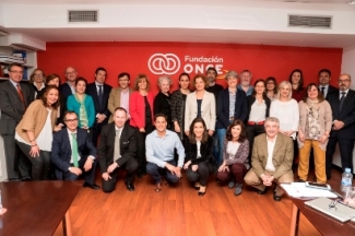 Foto de familia de todos los asistentes