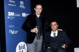 Foto de Jesús Hernández con el premiado