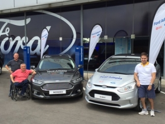 Fotos de vehículos de Ford Adapta