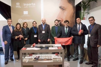 Foto en el stand de Inserta