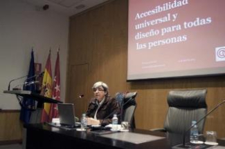 Foto de Fefa Álvarez de Fundación ONCE en la presentación del curso