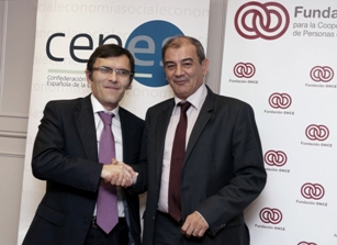 Foto de Alberto Durán y Juan Anotnio Pedreño tras la firma del convenio