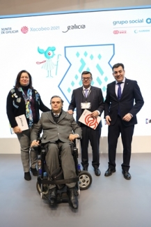 foto de familia tras la presentación