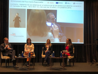 Foto de la mesa redonda