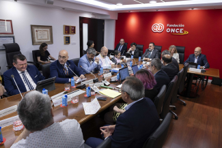 Fotografía de la reunión del Patronato en la sede de Fundación ONCE