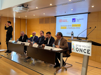 Foto del acto de presentación en Cataluña