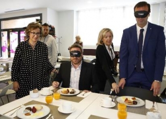 Foto del desayuno a ciegas