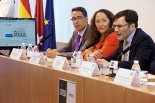 Foto de Alberto Durán durante su intervención